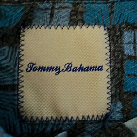 Tommy Bahama SS 100% Silk Button Up Sz. Large - Picture 2 of 11